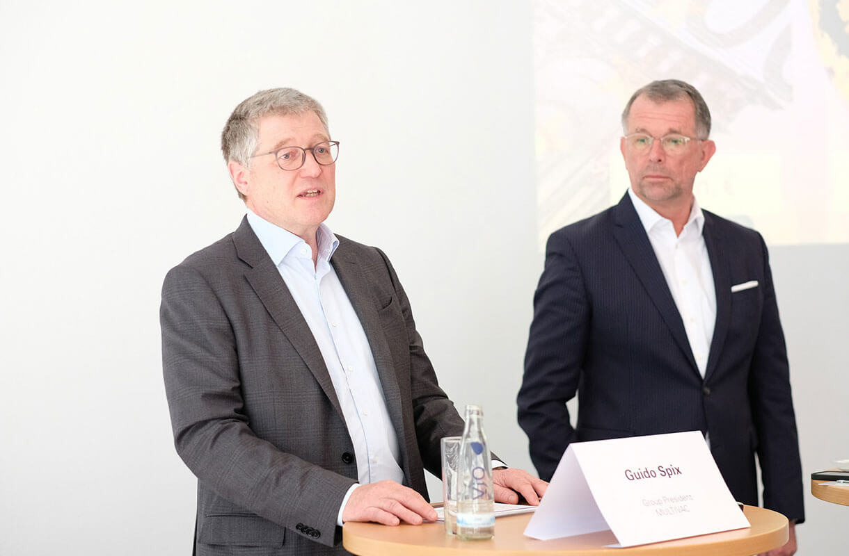 Business Meeting Presentation Event