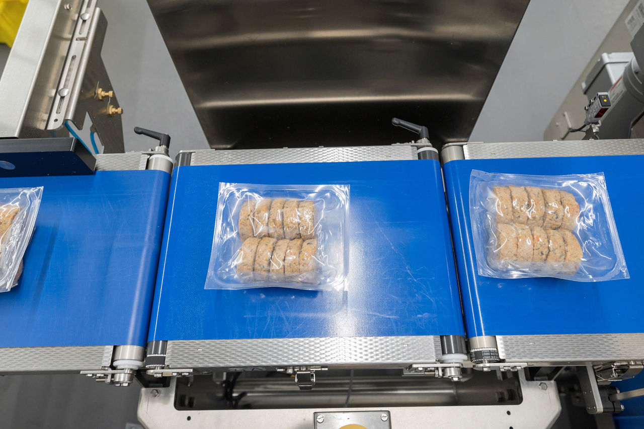 Big Mountain Foods.  Thursday, June 16th, 2022.

David Buzzard Photography
dbuzzard@mac.com
davidbuzzard.com